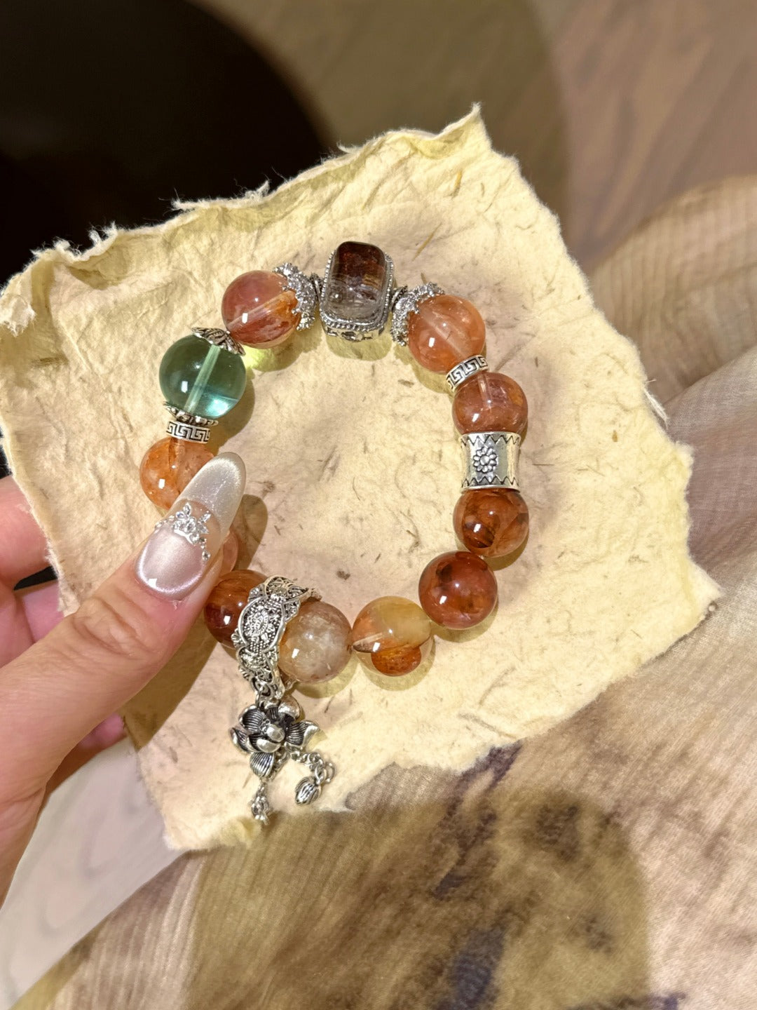 ▫️▪️ Red gum flower fluorite color ghost magic box bracelet